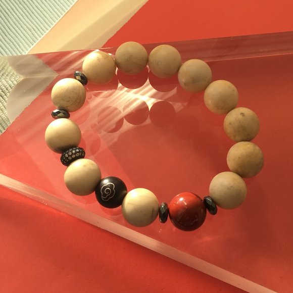 High quality Matte marble  stone with sandalwood zen style bracelet - Picture 5 of 7